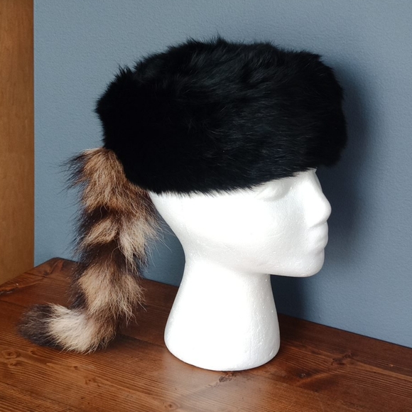 Fur toque main image 6